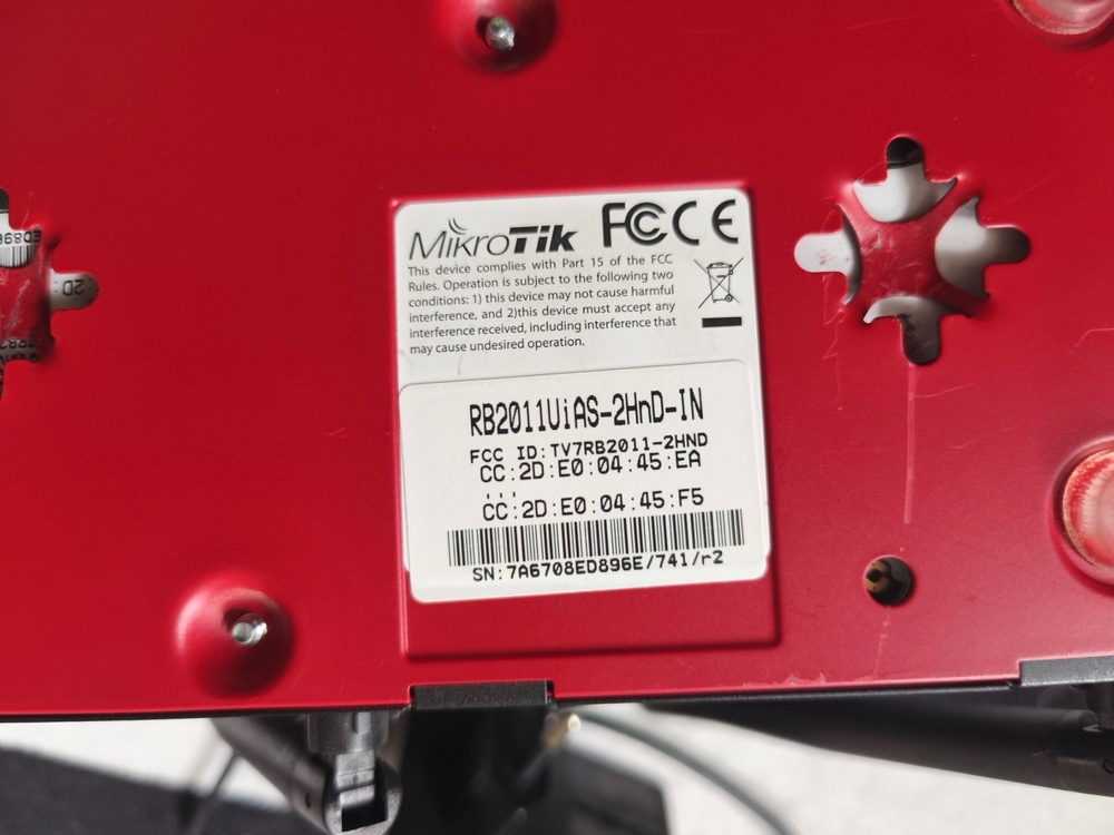 MikroTik RB2011UiAS-2HnD-IN - 3
