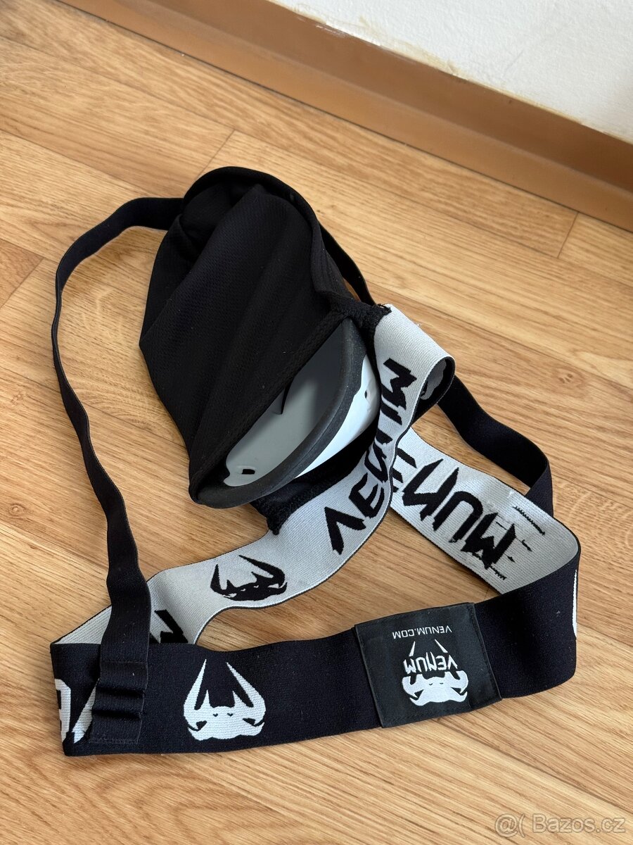 Plastový suspenzor Venum, 90 Kč - 3
