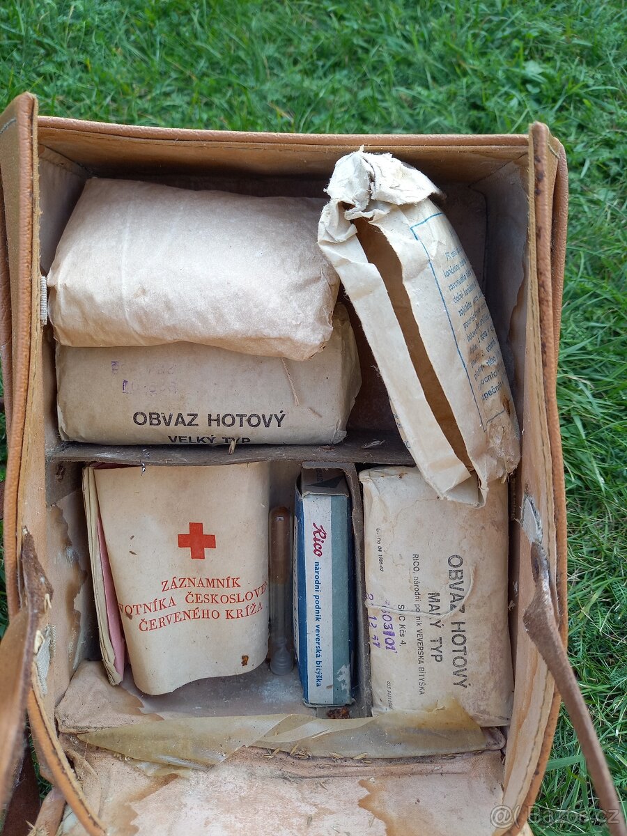 Starodávná lékárnička československého červeného kříže - 3