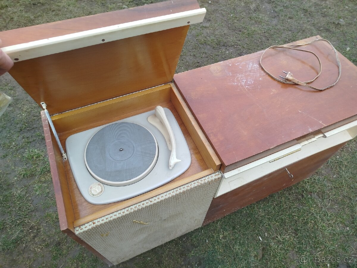 Stare radio s gramofonem - 3