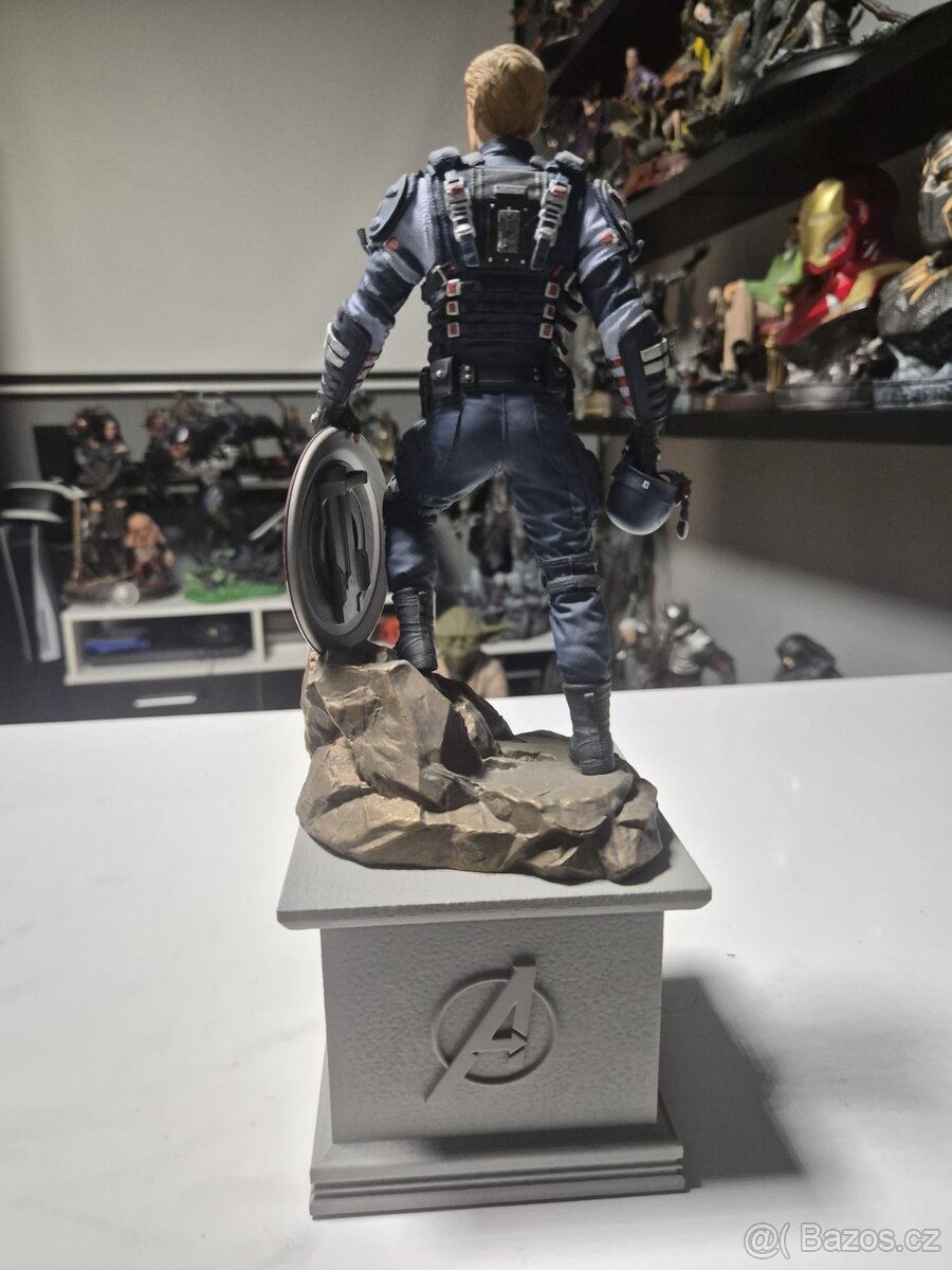 SOCHA CAPTAIN AMERICA - z collectors edition hry AVENGERS - 3