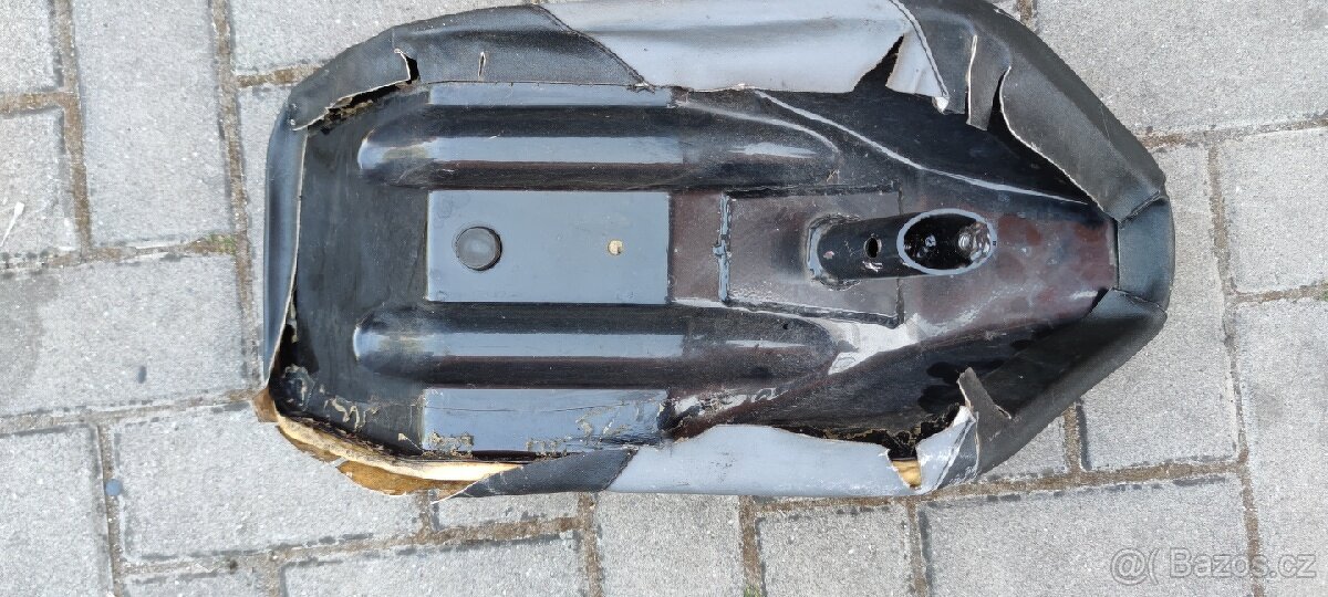 Manet Korado dlouhé sedlo - 3