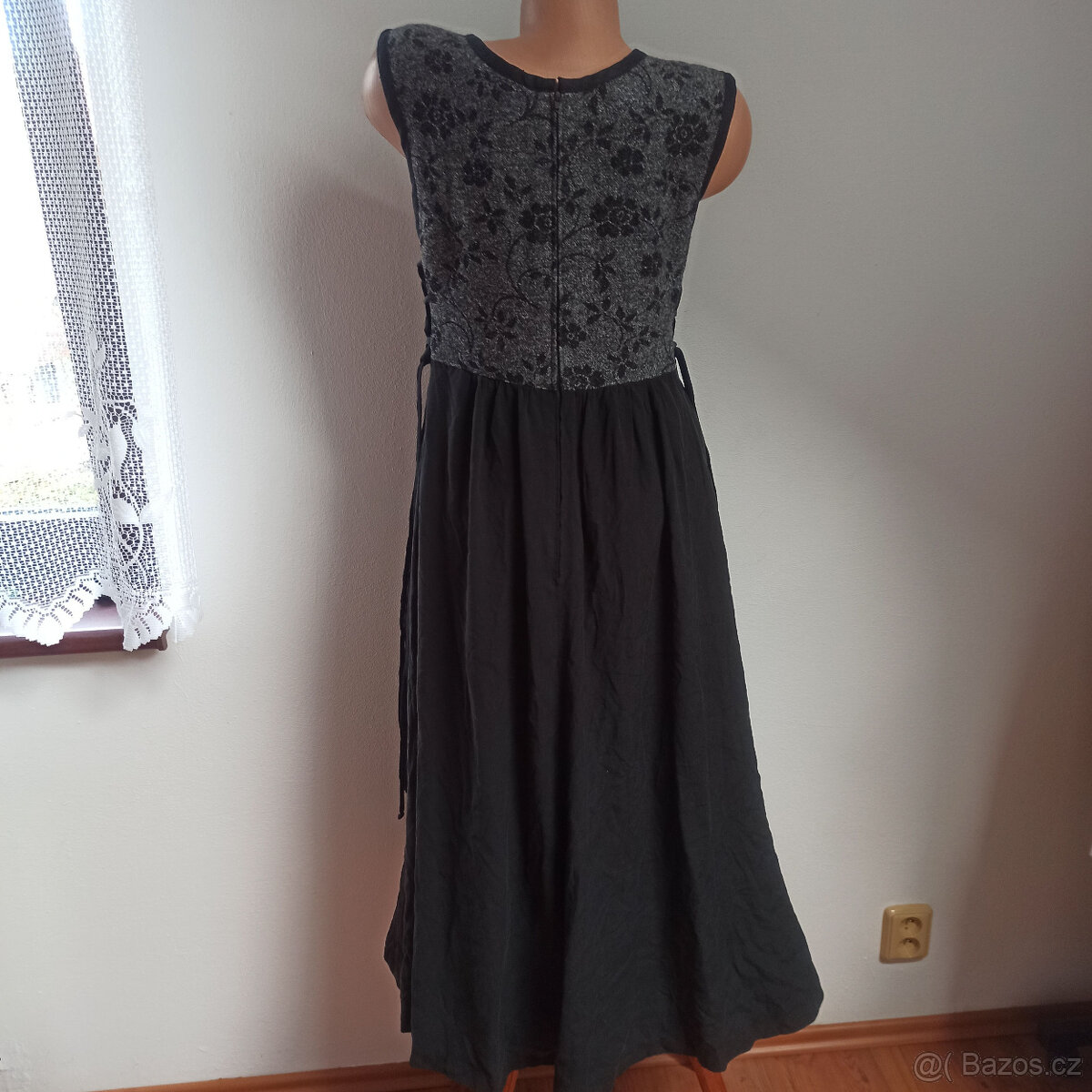 dámské bavorské šaty eur 42 Karin S TOP STAV - 3