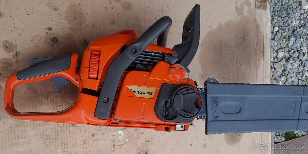 Husqvarna 440 motorova pila zaruce - 3
