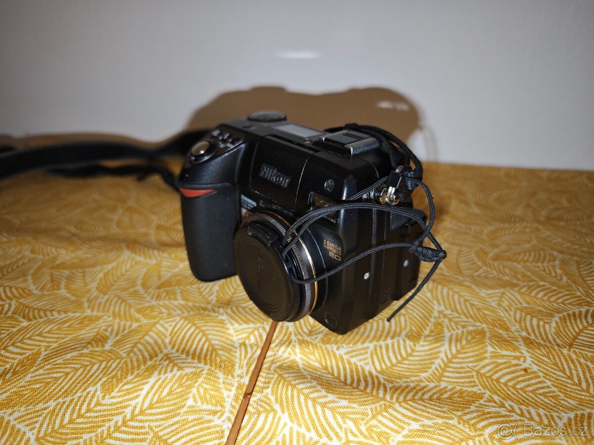 Nikon E 8400 - 8Mpix - 3