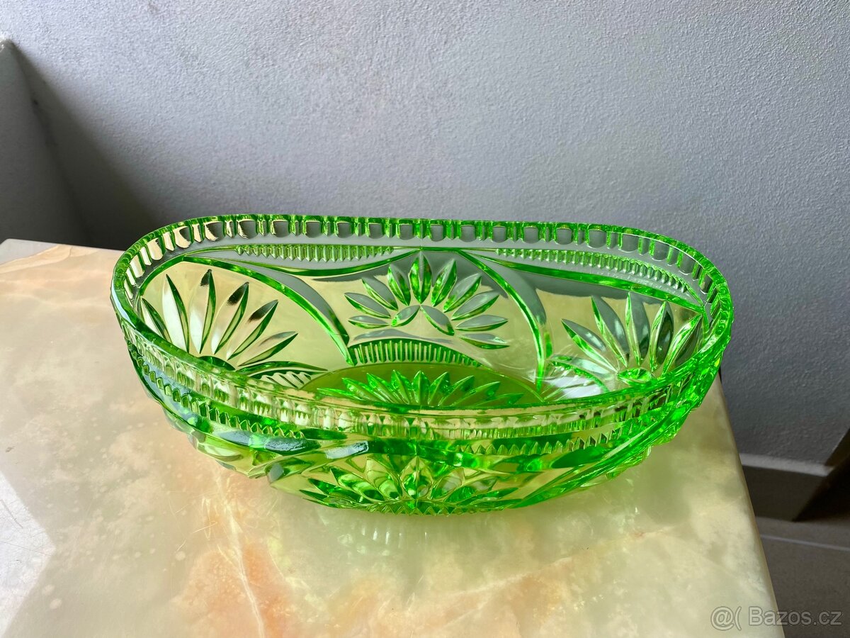 Zelená Skleněná Mísa Na Stůl - 3