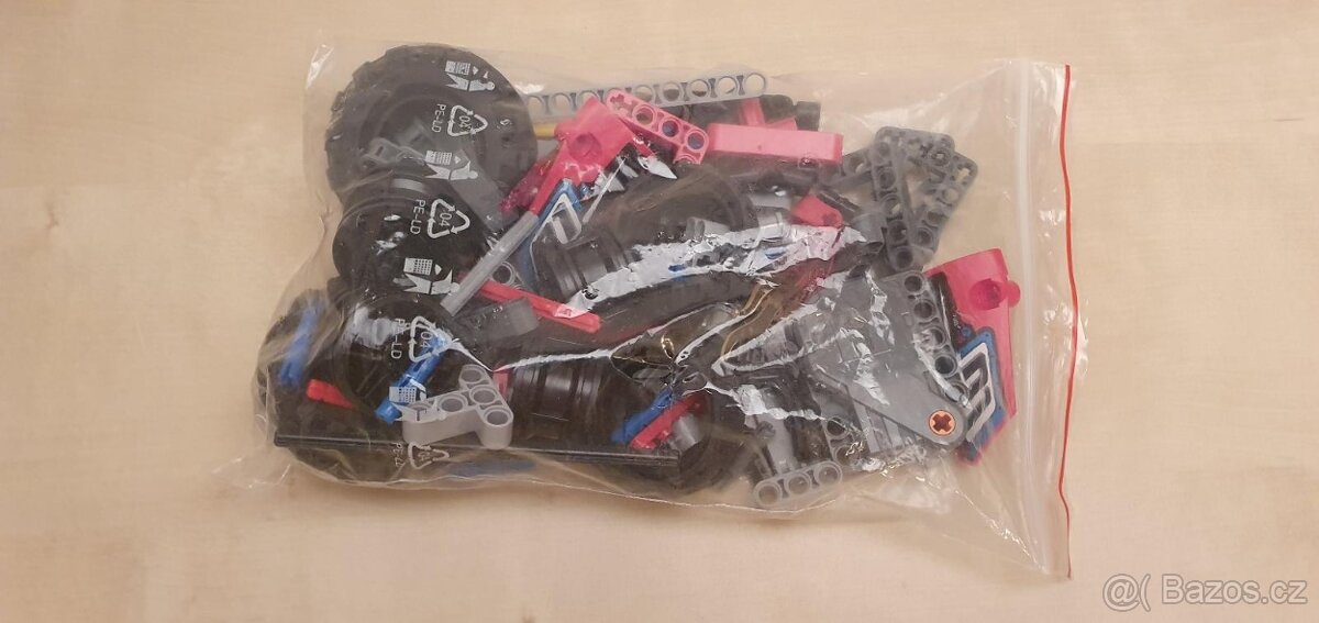 LEGO TECHNIC 42073 Červená bugina - 3