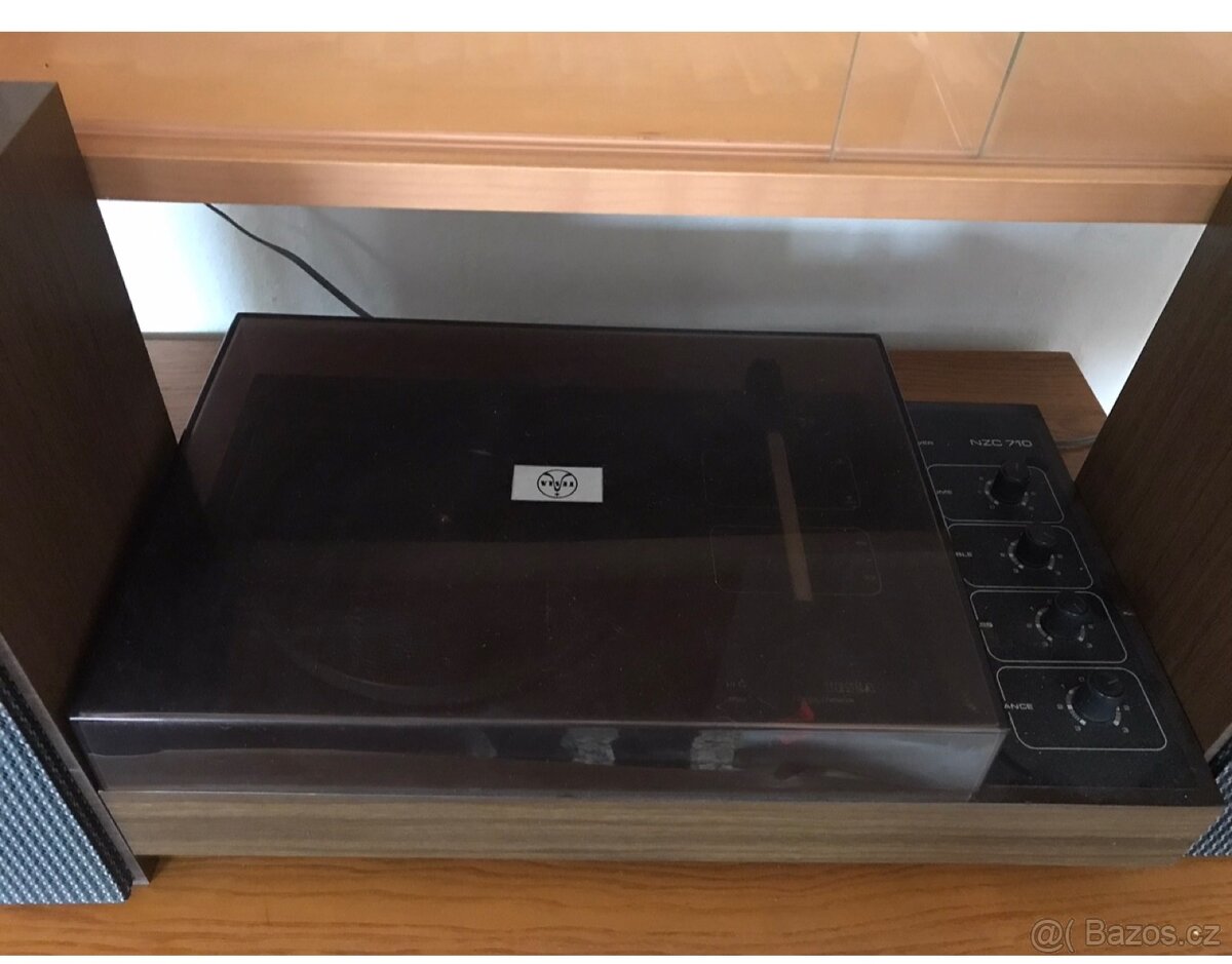 Gramofon s reproduktory - 3