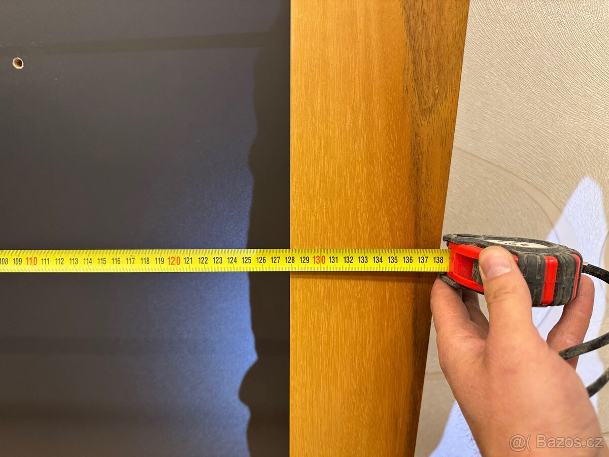 Dřevěný rám / skříňka pro TV - 3