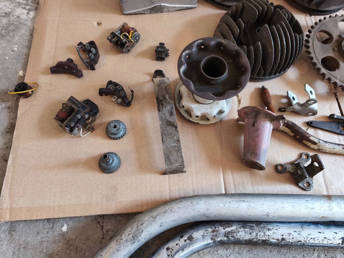 Díly Jawa kývačka, Panelka - 3