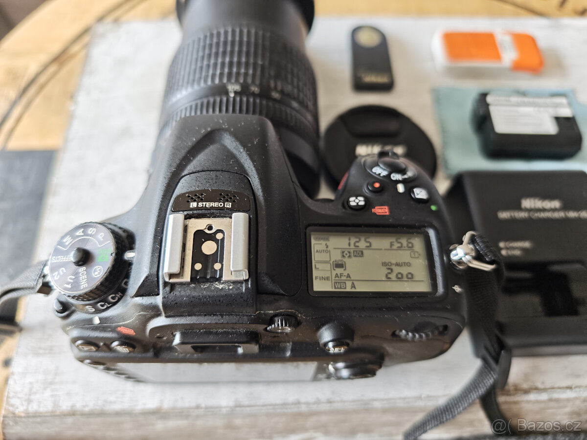 zrcadlovka NIKON D7100 s příslušenstvím a objektivem - 3