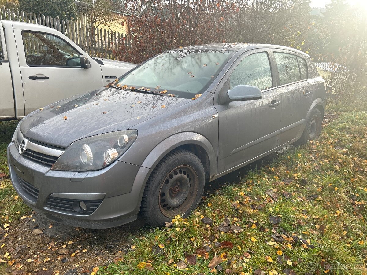 Opel Astra H 1.6 77kw benzin 2004 - 3