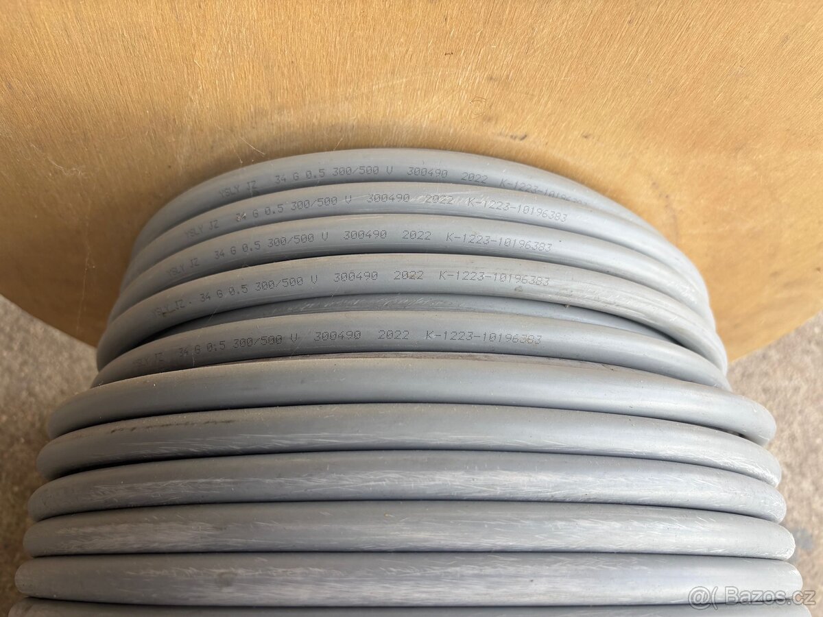 Kabel na dřevěné cívce - 3