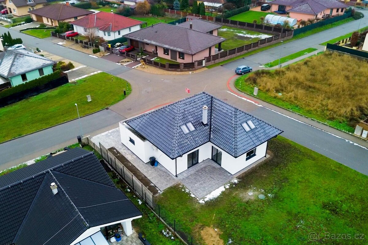 Prodej rodinného domu 7+1, Pohořelice - 3