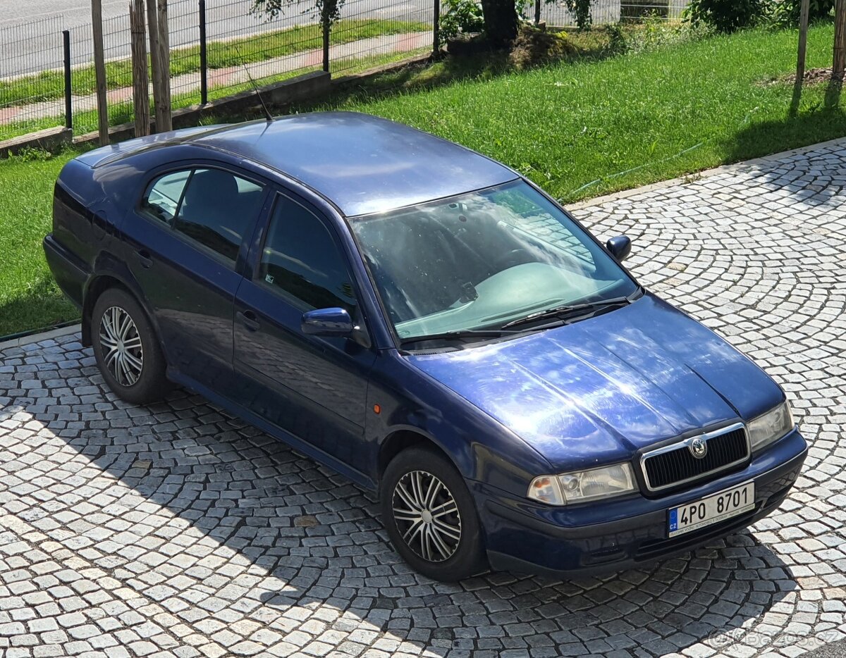 Škoda Octavia 1,6 benzín sedan - 3