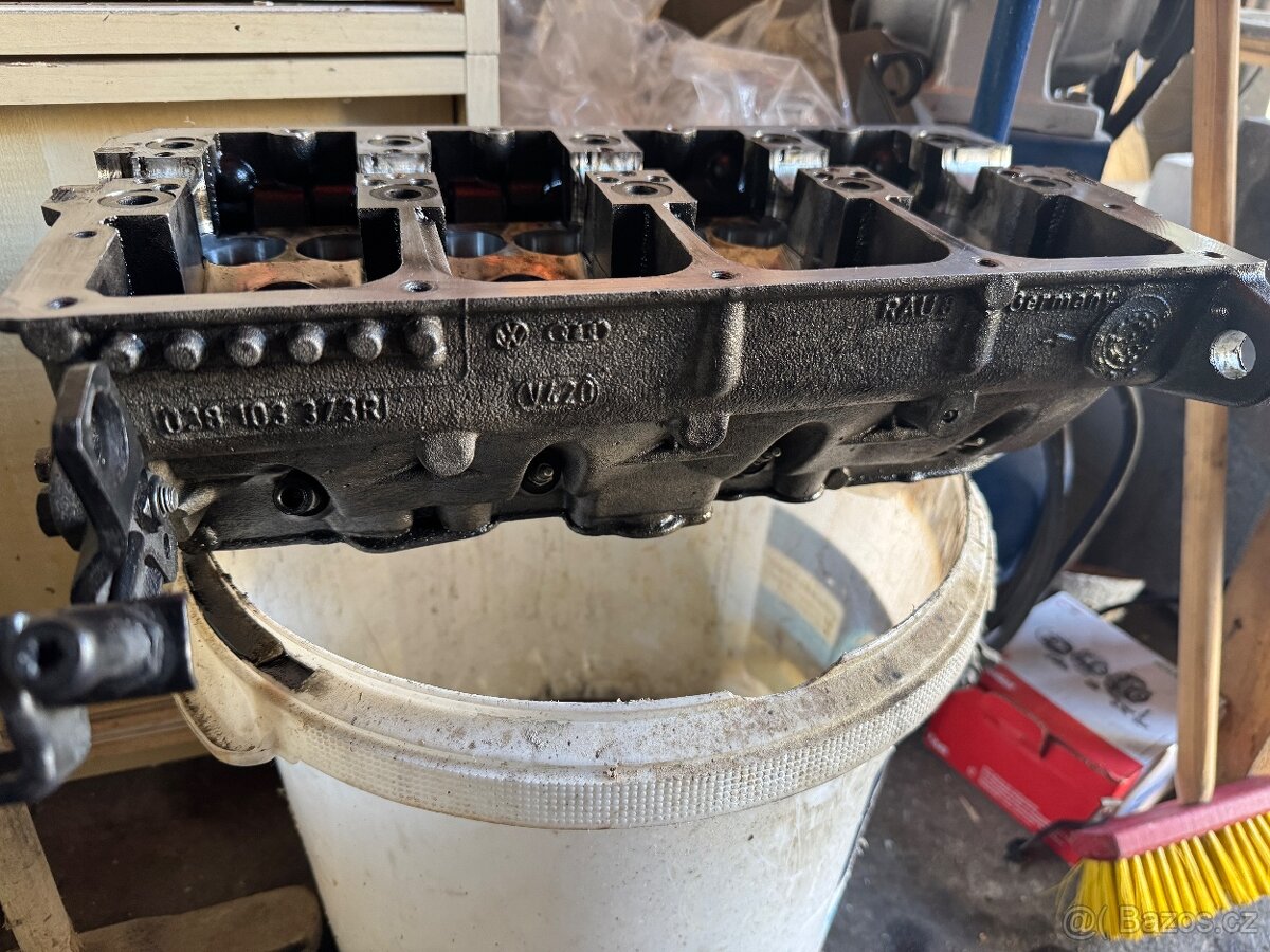 Hlava motoru 1.9tdi - 3