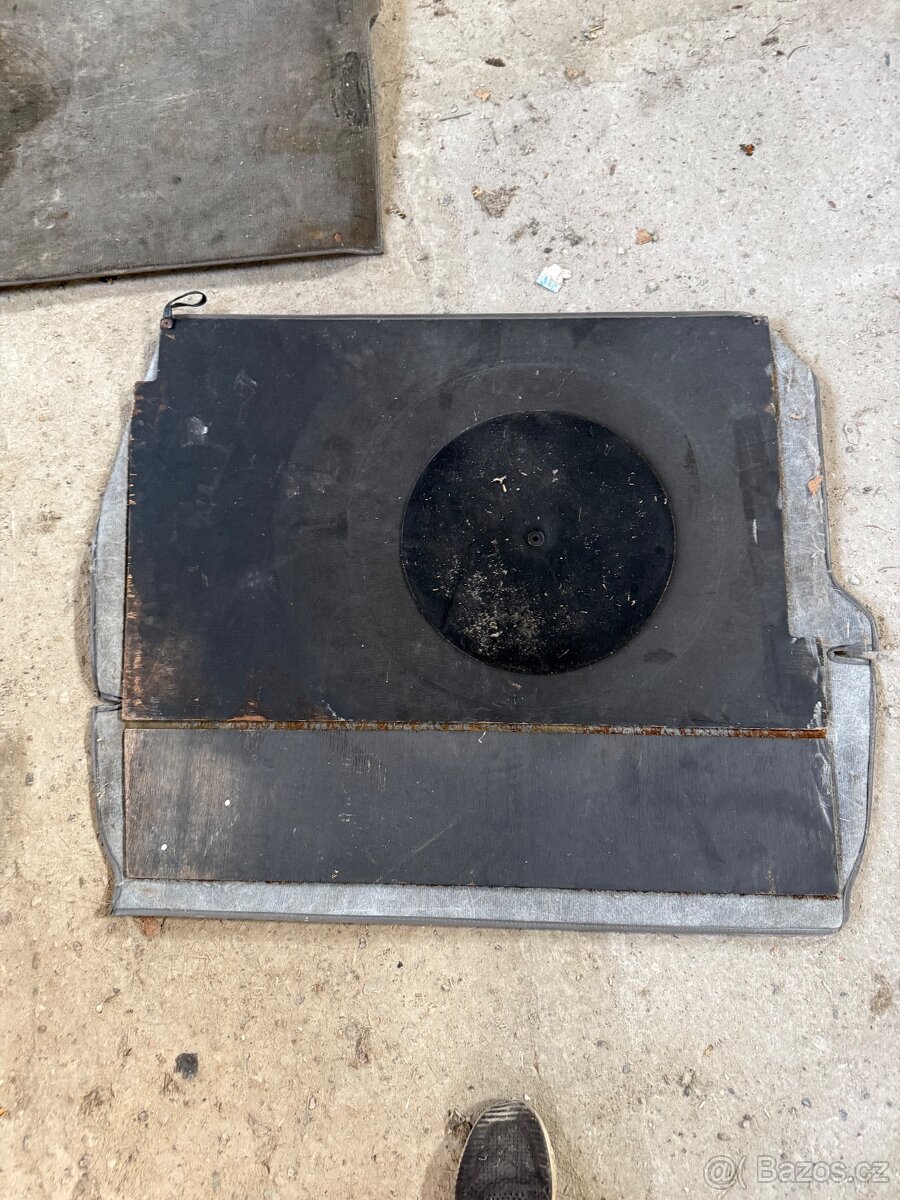 E30 - podlaha kufru - Touring - 3