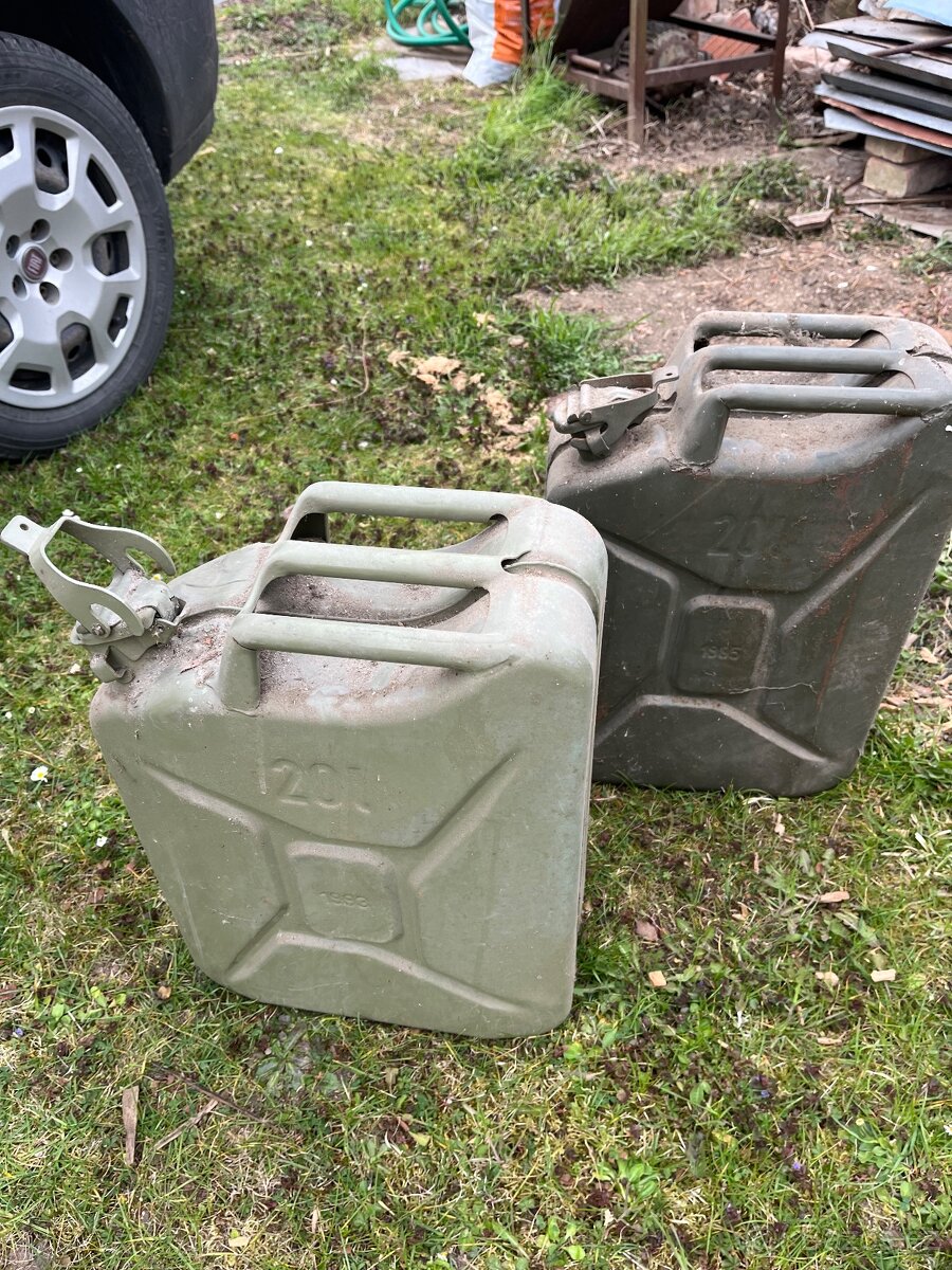 Plechový kanystr - 3