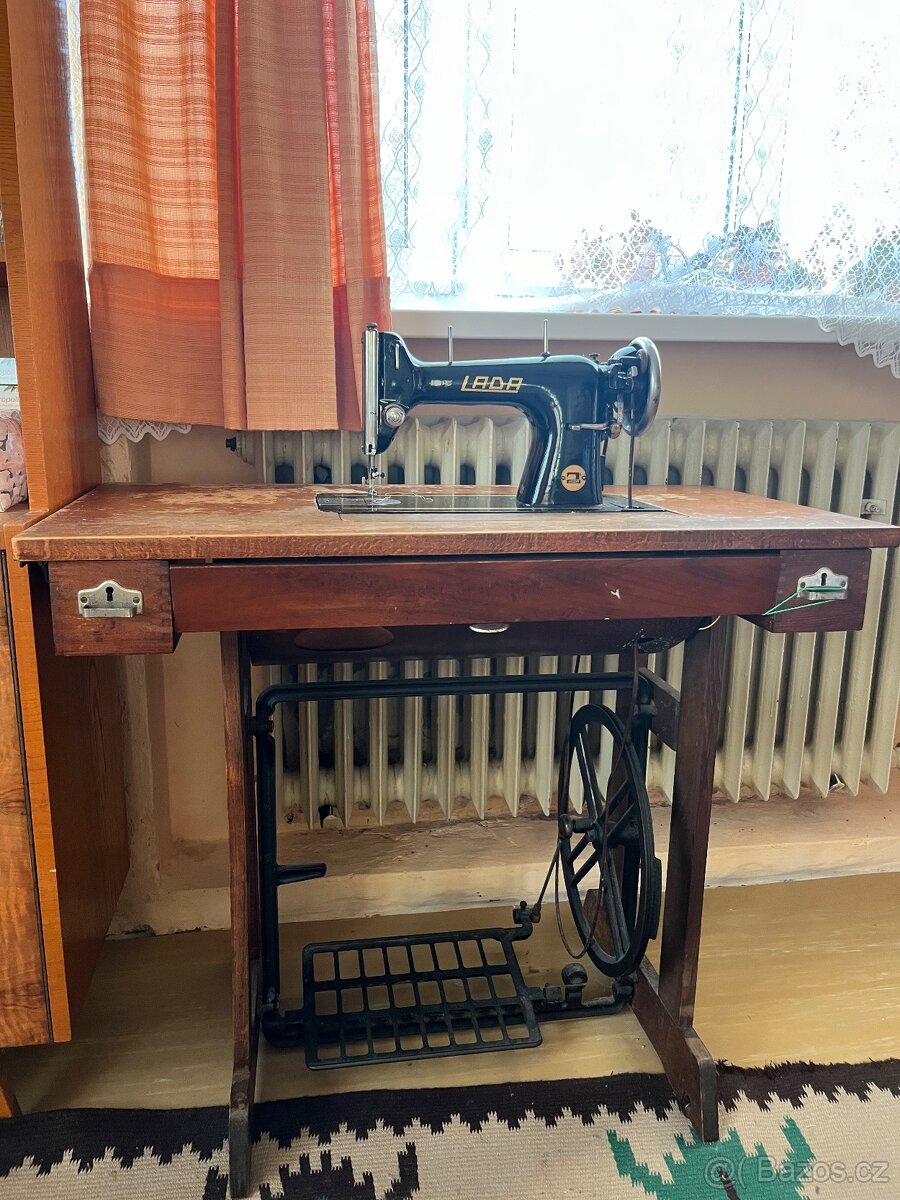 Šicí stroj Lada - 3