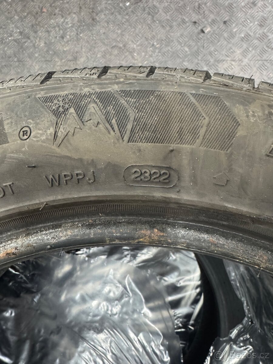 Prodám zimní pneu 205/55 R16 - 3