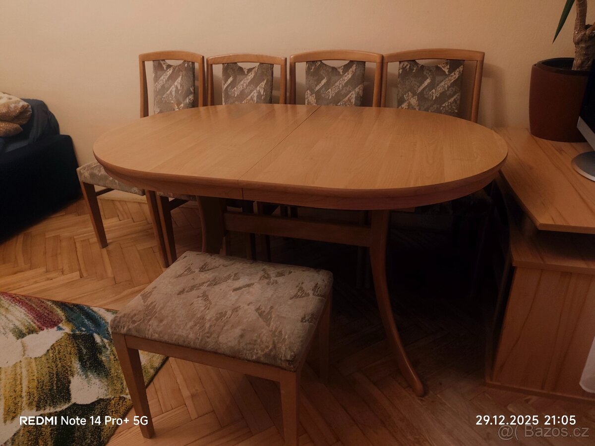 Kulatý jídelní stůl - 3