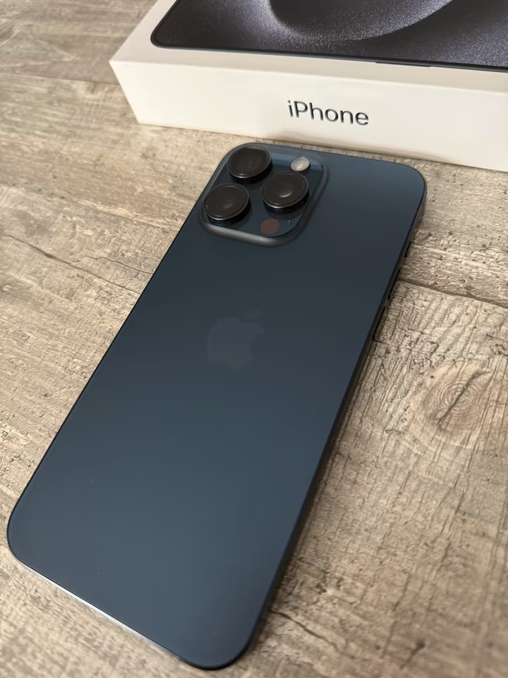 Apple iPhone 15 Pro Max 256 GB modrý titan - 3