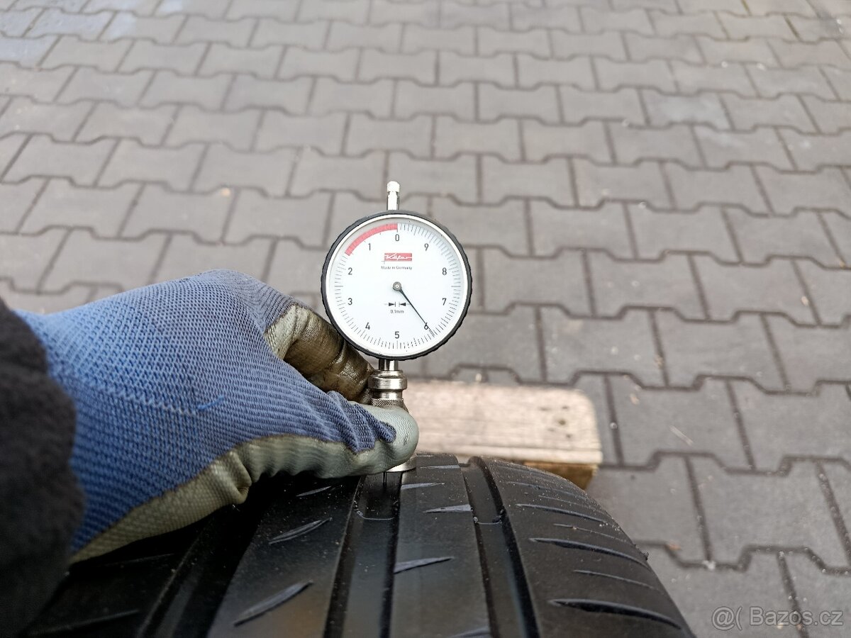 235/45/17 letní pneu continental - 3