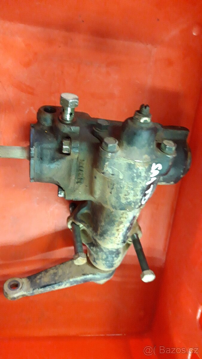 Suzuki Samurai : Posilovač řízení - 3