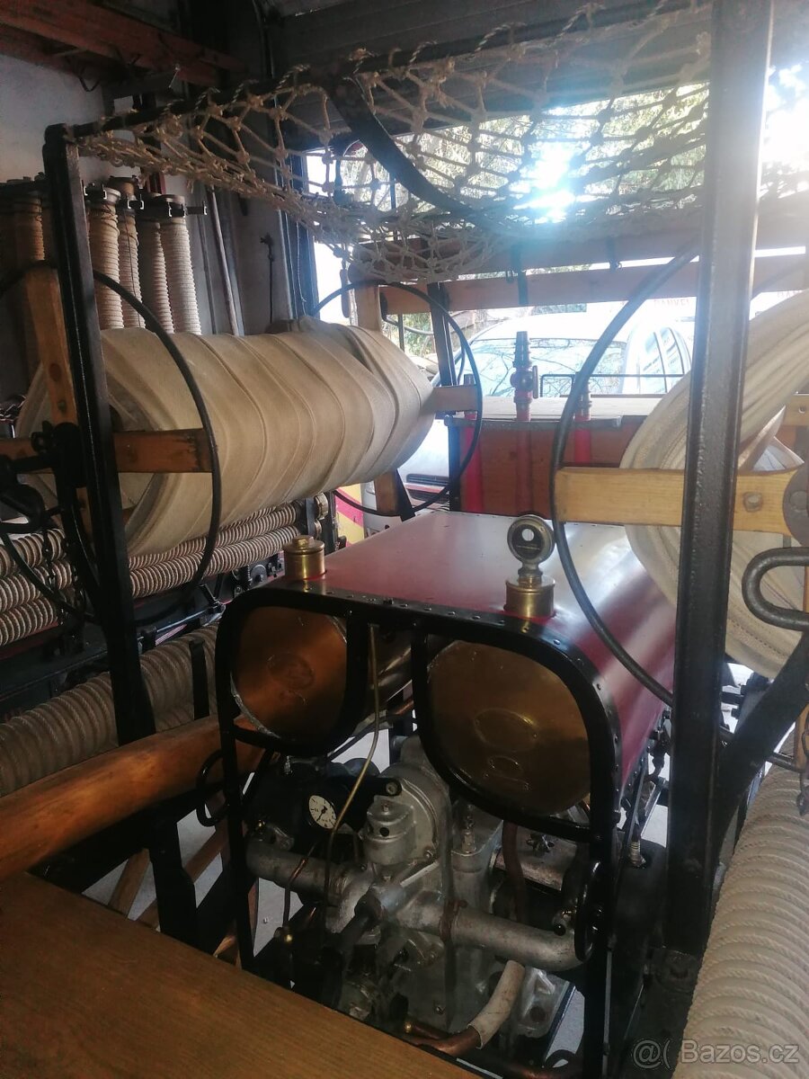 Motorová hasičská stříkačka - 3