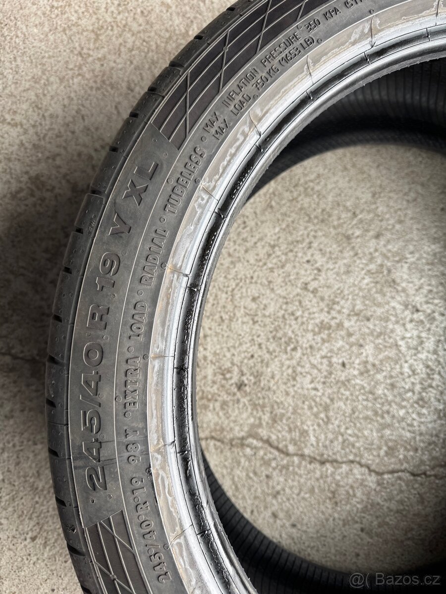 Letní Gumy Continental 245/40R19 - 3