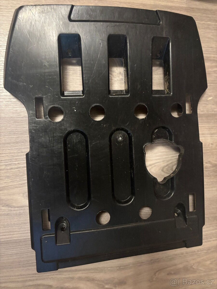 Plastové kryty CF Moto 520 krátká