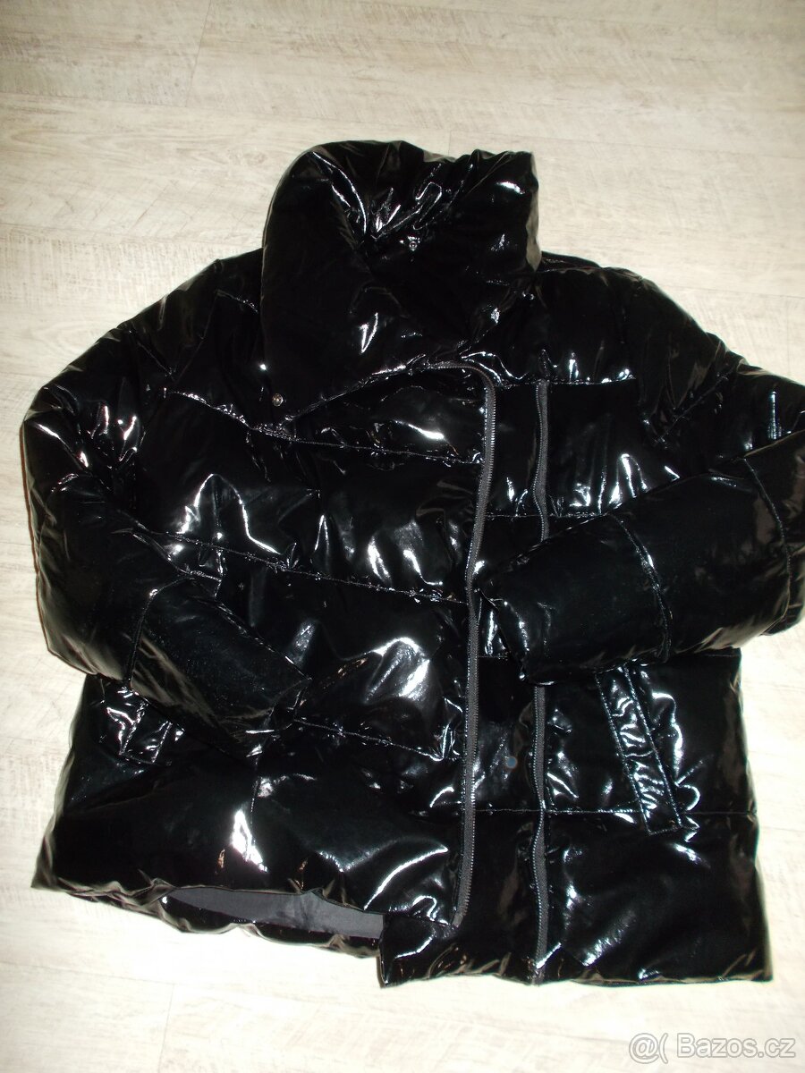 KRASNÁ LESKLÁ BUNDA V,XL PRO SILNĚJŠÍ ŽENY 100%STAV - 3