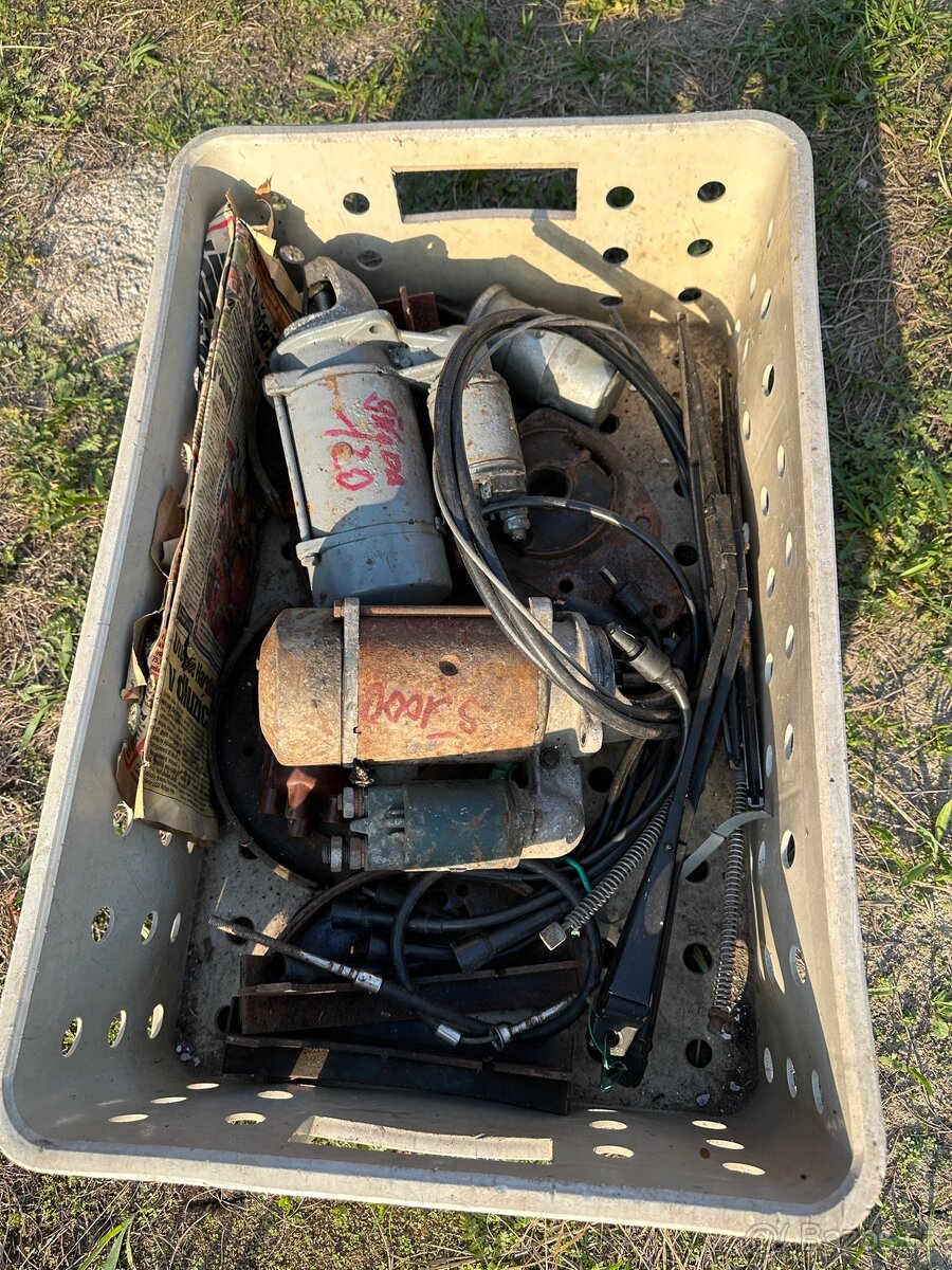 Díly Škoda z vyklízení garáže - 3