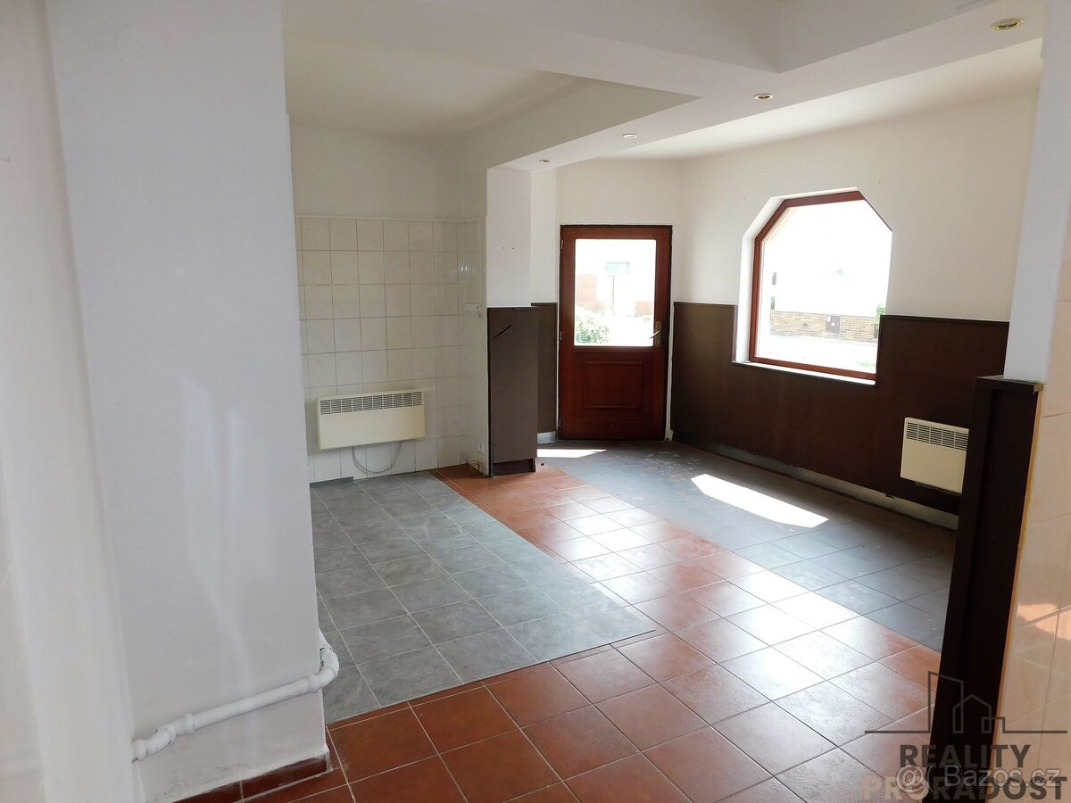 Pronájem obchodního prostoru 30m² v Hodoníně - 3