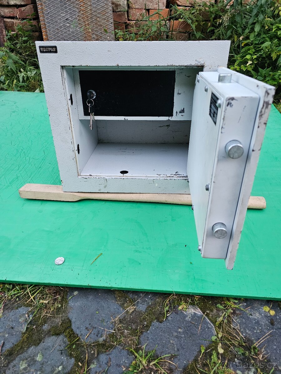 TREZOR NA ZAZDĚNÍ DO ZDI, PODLAHY - 3