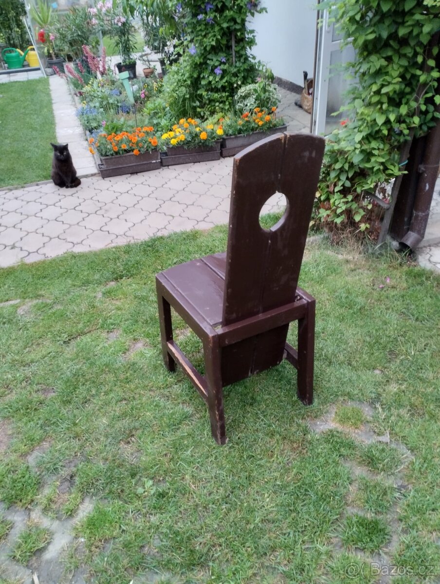 Starší dřevěné židle - 3
