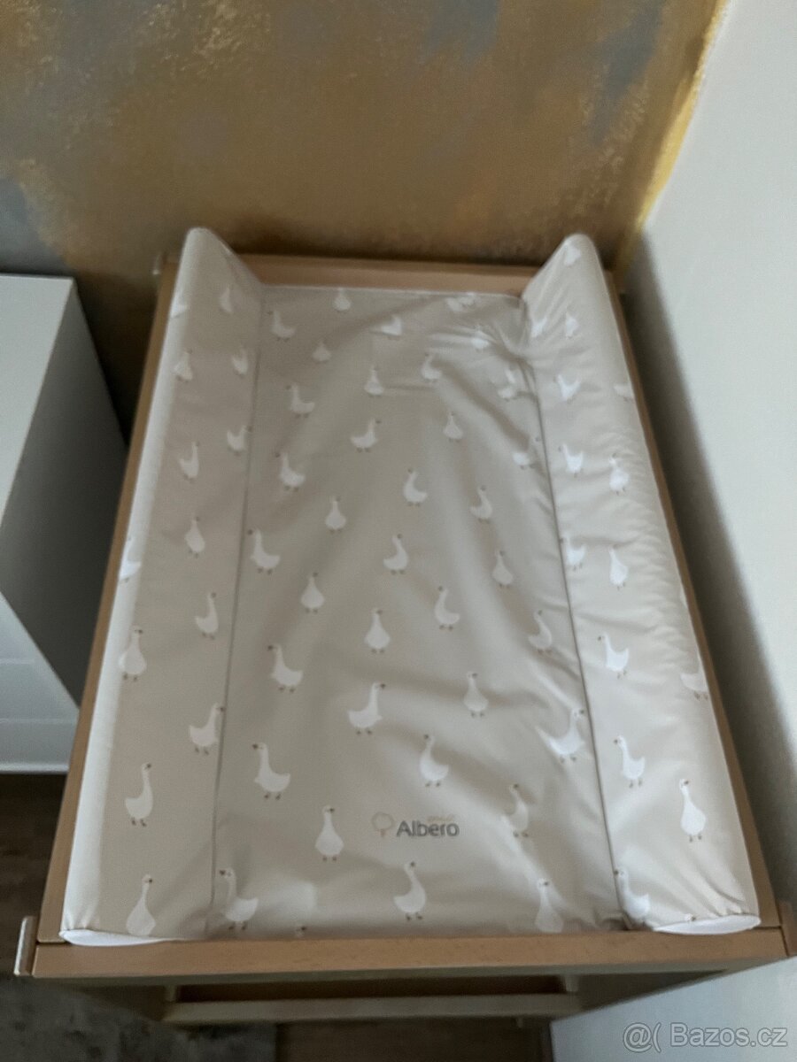 Přebalovací pult - 3