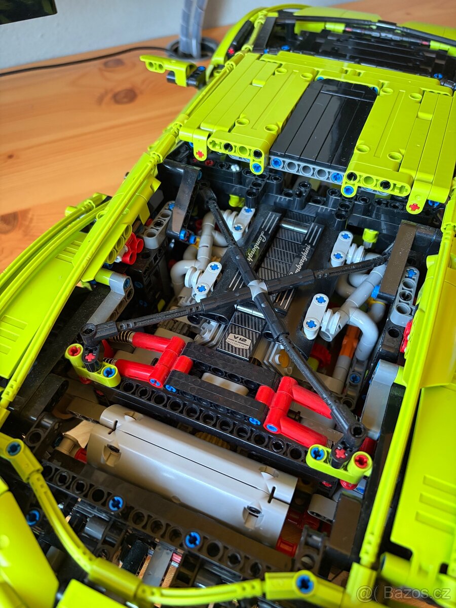 Lego Technic Lamborghini Sián 42115 - 3