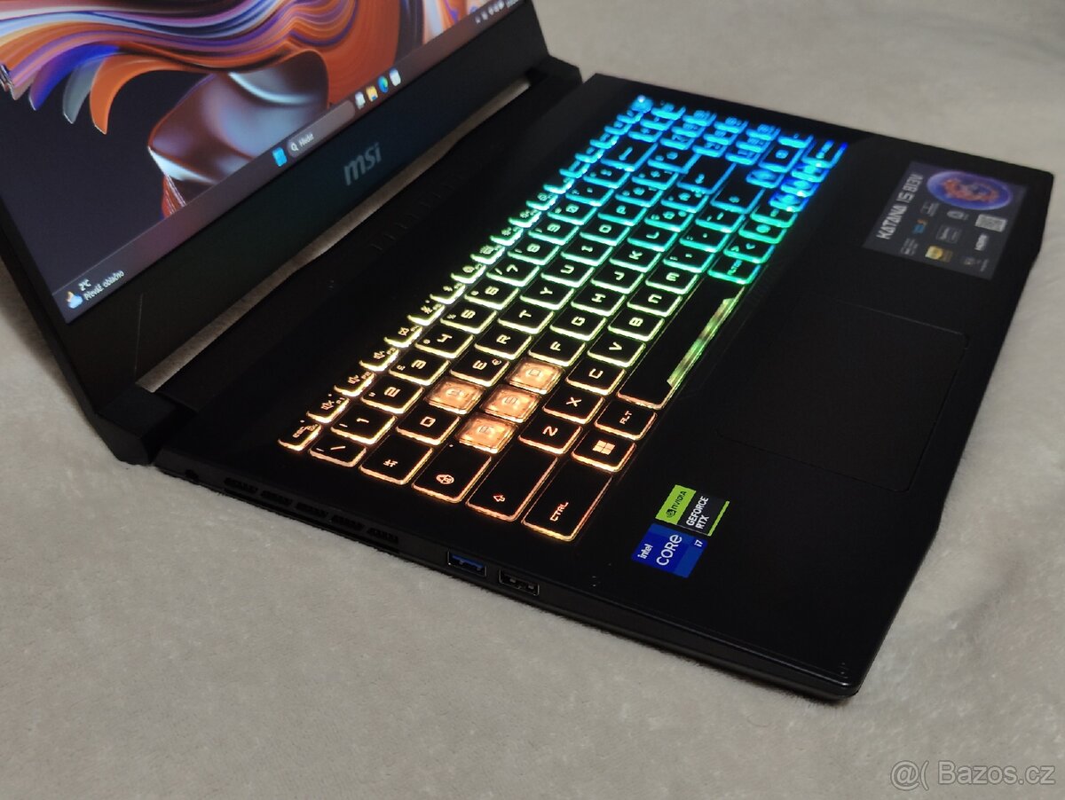 Herní notebook msi katana z RTX 4060 - 3