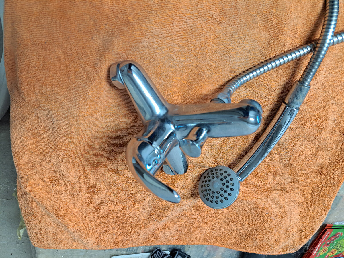 Baterie sprchová s tyčí a sprchou - 3