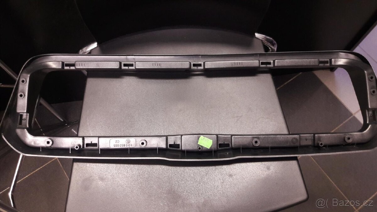 Rámeček masky chladiče Octavia 01-04 - 3