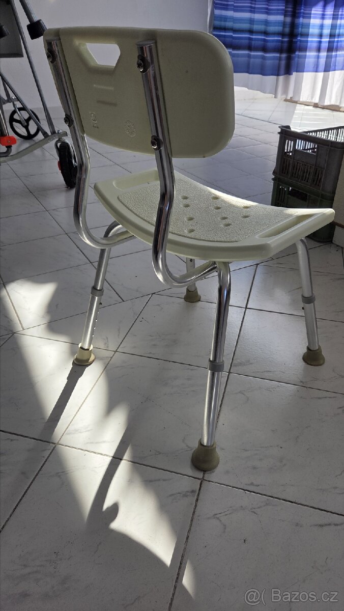 Prodam zidli/sedacku do koupelny DMA 537A - 3