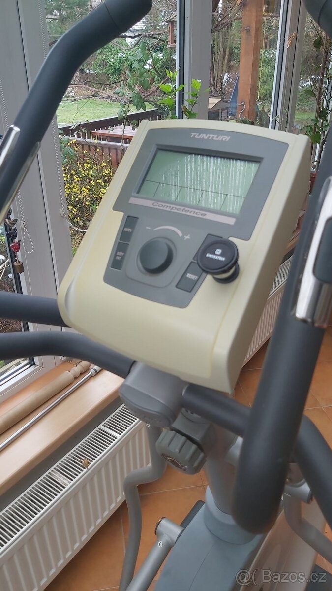 Eliptický trenažer Tunturi Competence C25 19" - 3