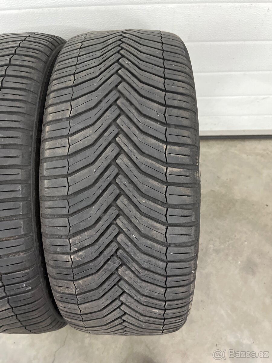 Celoroční pneu 235/40/19 - 3
