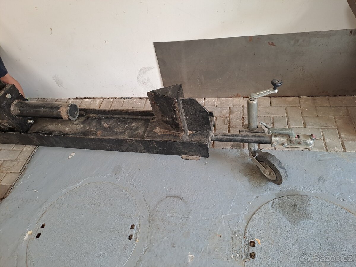 Štípačka dříví - 3