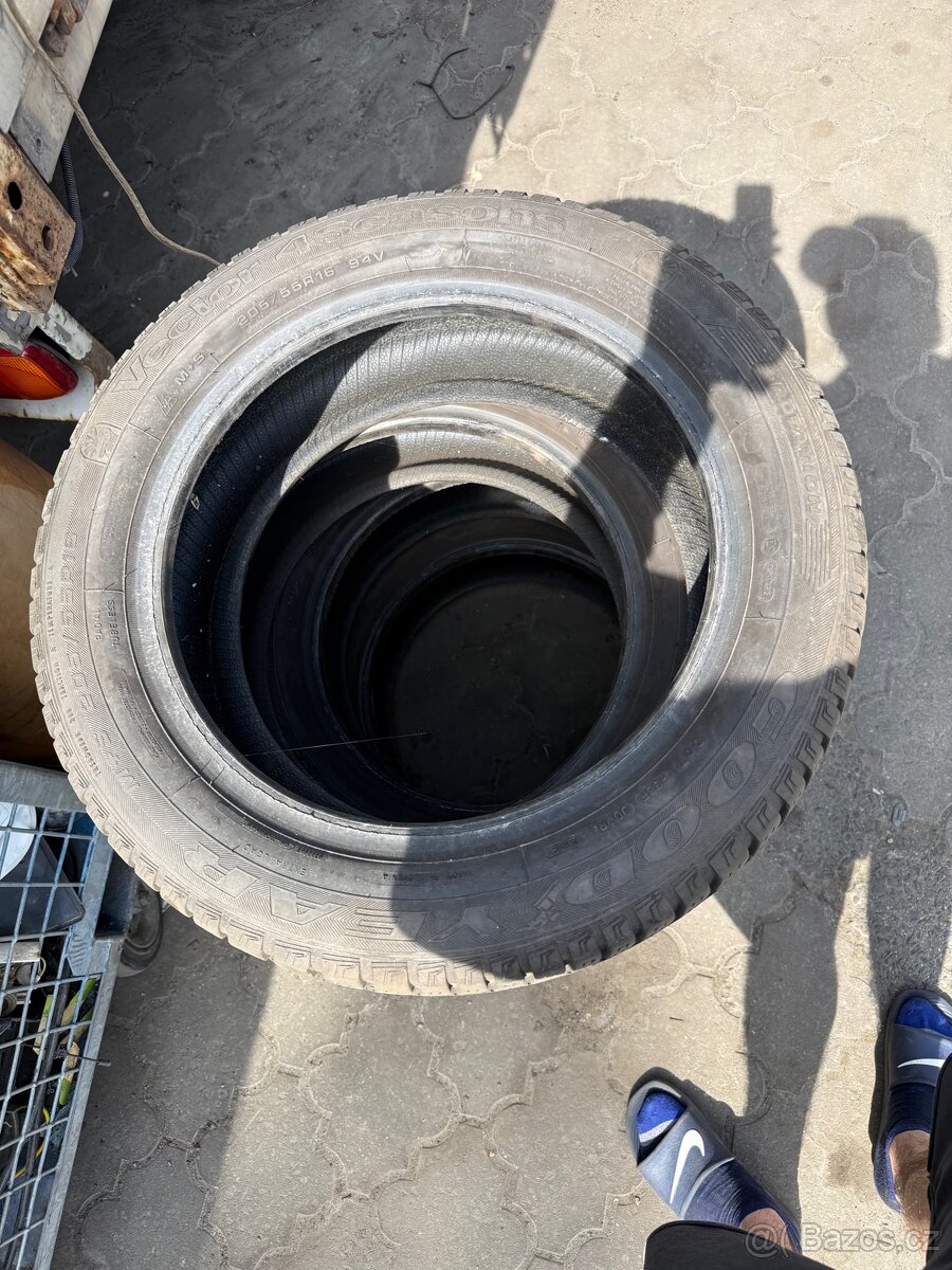 Goodyear 205/55 R16 - 3