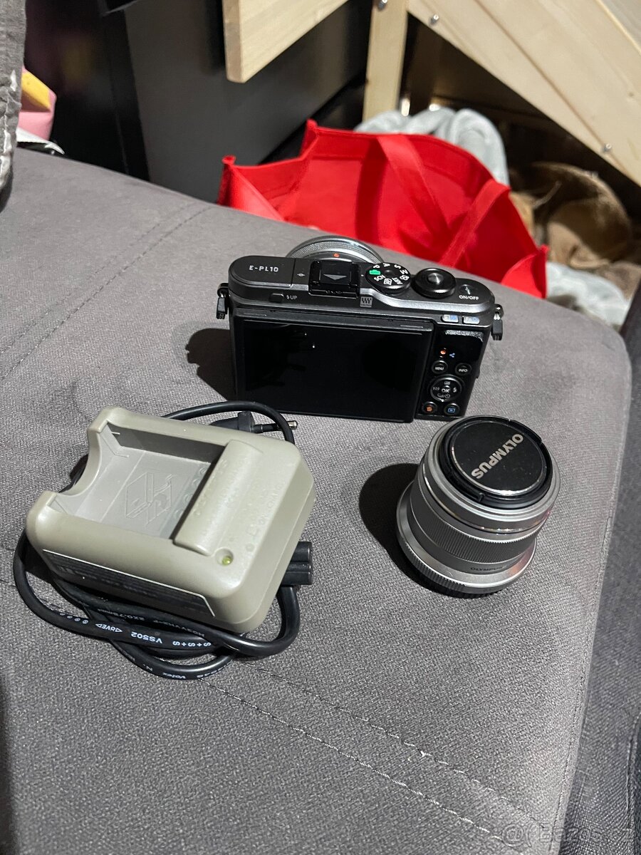 Olympus PEN E-PL10 - 3