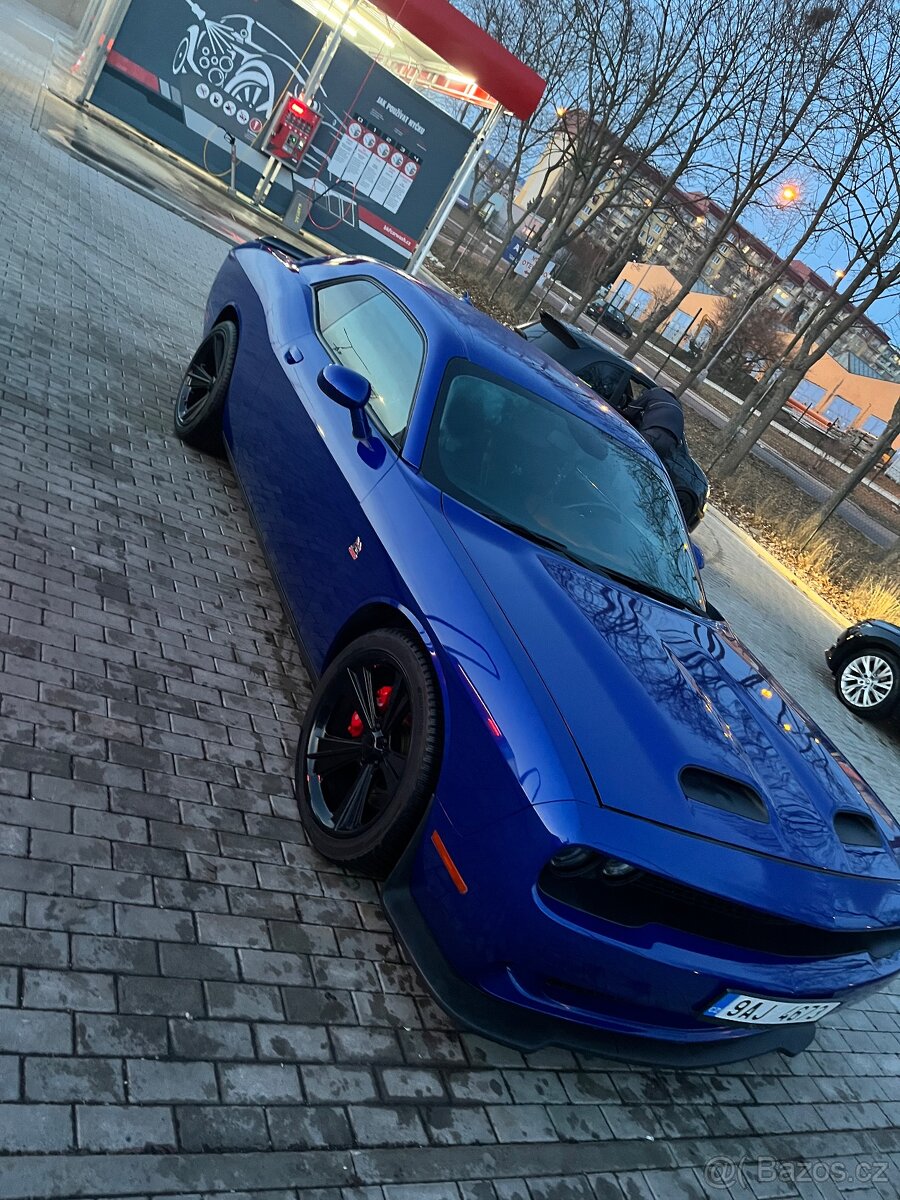 Dodge Challenger 6.4 scat pack Automat - 3