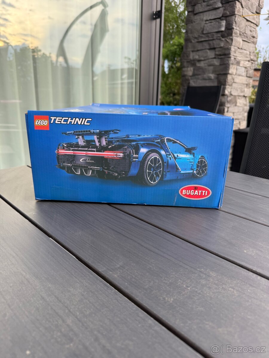 LEGO Technic Bugatti Chiron - 3