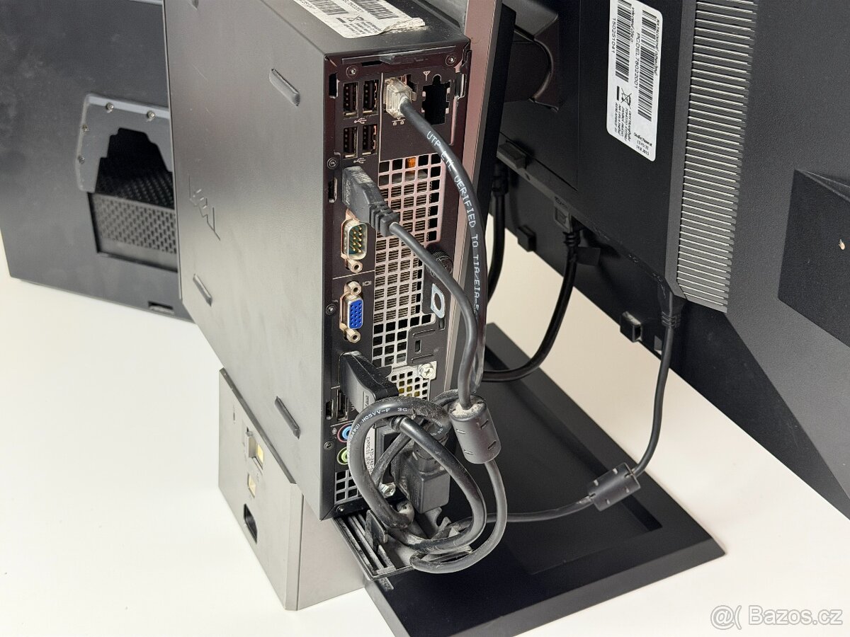Dell Optiplex 780 s monitorem - Inte Core 2 Duo 3GHz - 3